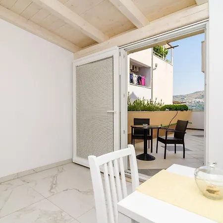 Riki - With Balcony And View A2 Apartment *