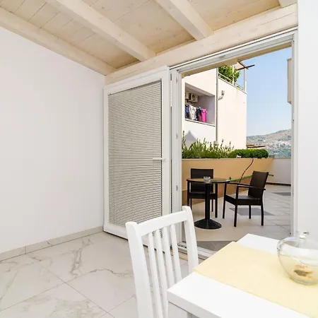 Riki - With Balcony And View A2 Апартаменты *