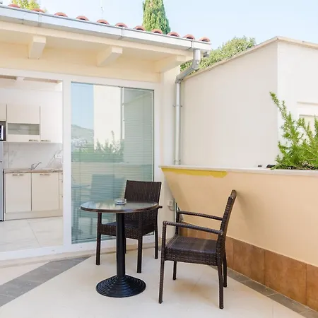 Riki - With Balcony And View A2 Апартаменты *