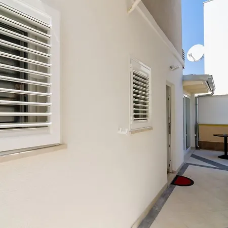 Apartman Riki - With Balcony And View A2 *